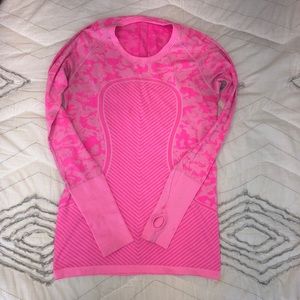 Swiftly Tech Long Sleeve Crew